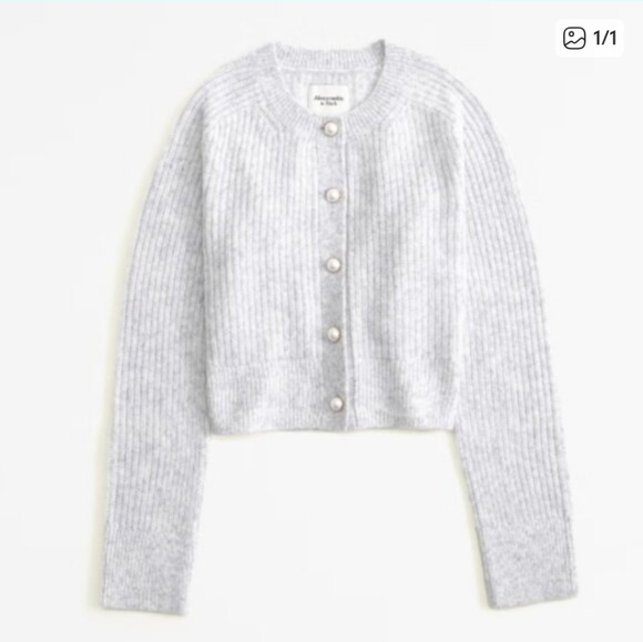 Abercrombie & Fitch Sweaters - Abercrombie Crew Pearl Cardigan - Grey